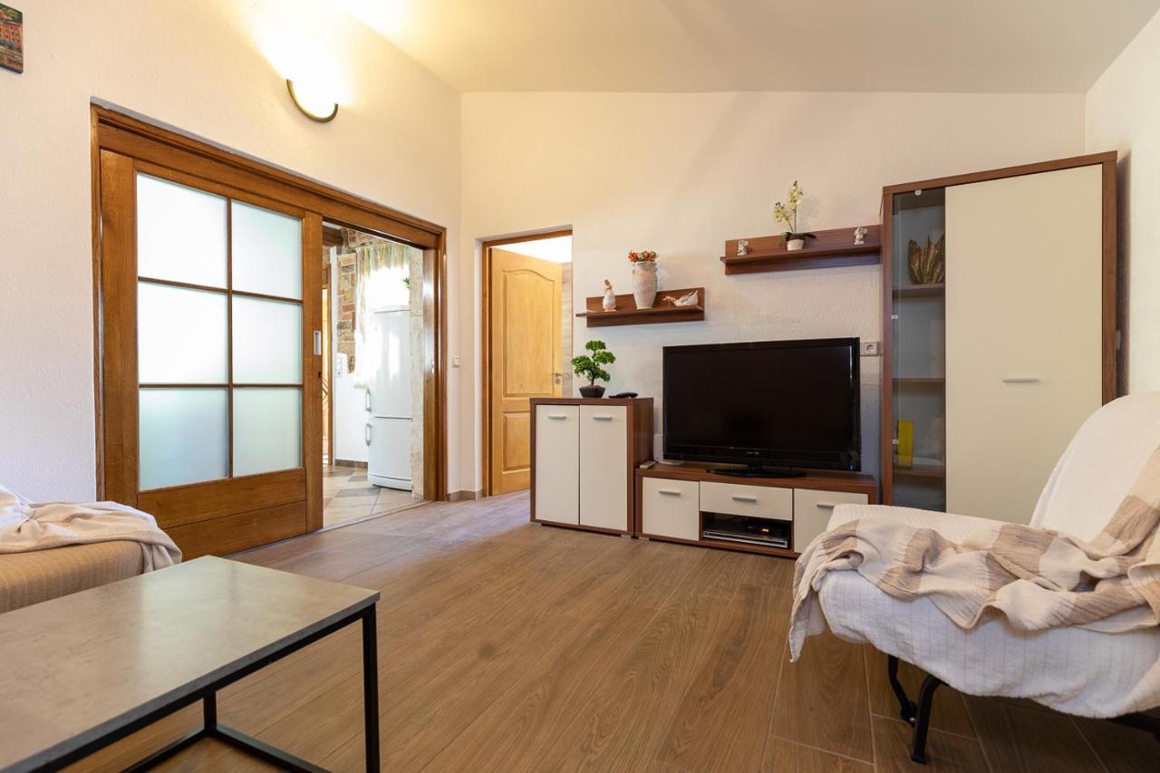 Holiday House Hana Ровинь Экстерьер фото